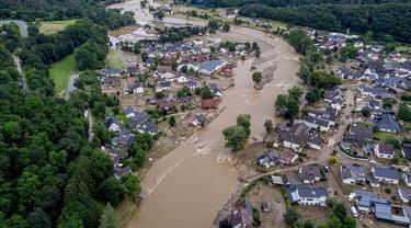 Tim SAR Jerman Lanjutkan Upaya Penyelamatan Akibat Banjir Bandang