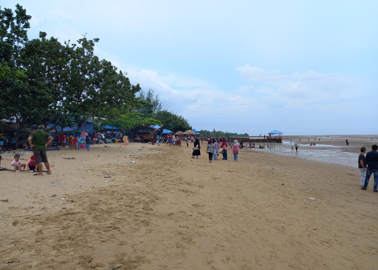 Liburan di Pantai Jangan Lakuin 10 Hal Sepele Berikut ini