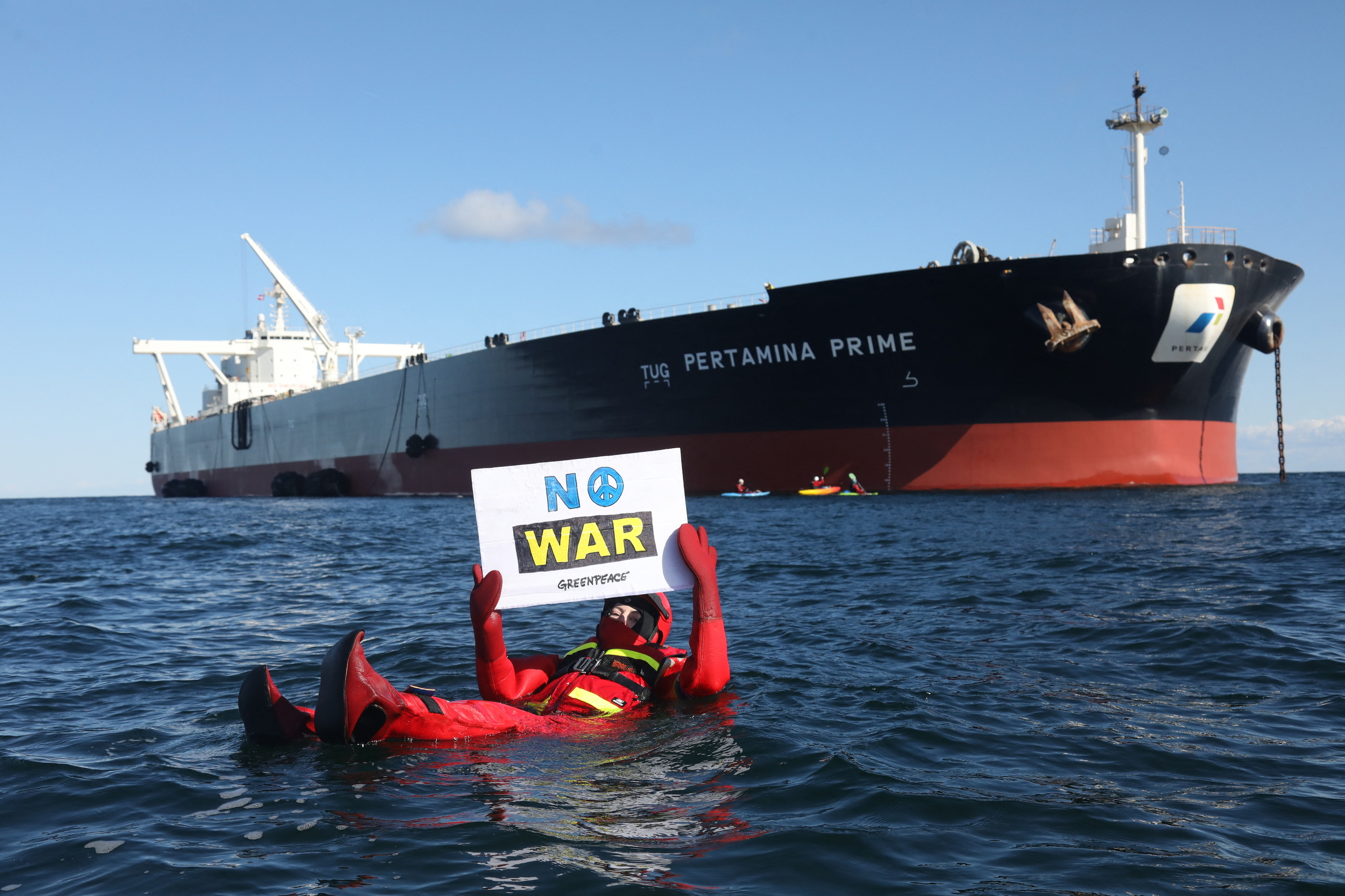 Hendak Angkut Minyak Rusia, Tanker Pertamina Sempat Diblokir Aktivis Greenpeace