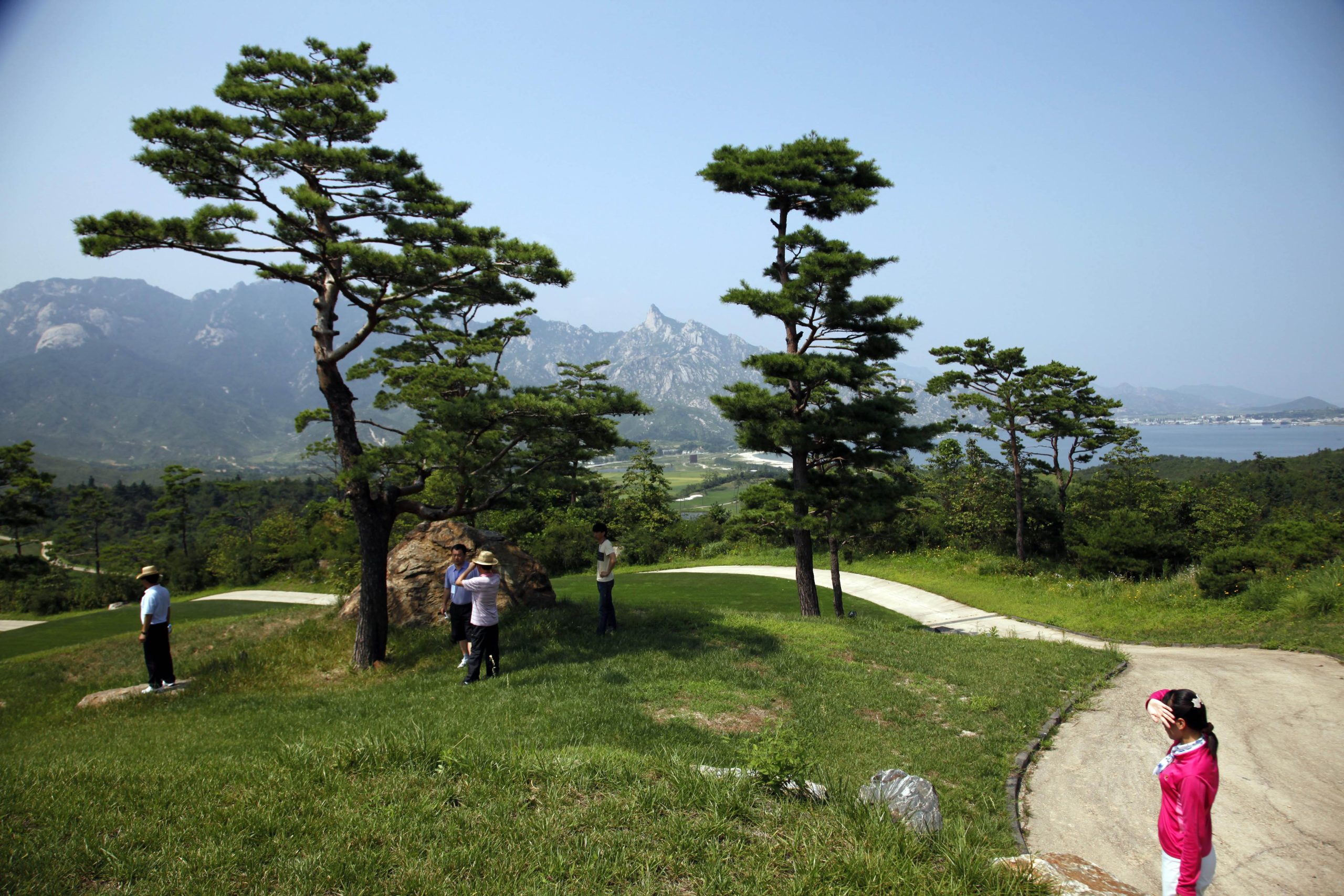Korea Utara Menggusur Lapangan Golf di Negara Mereka yang Dipunyai Korea Selatan