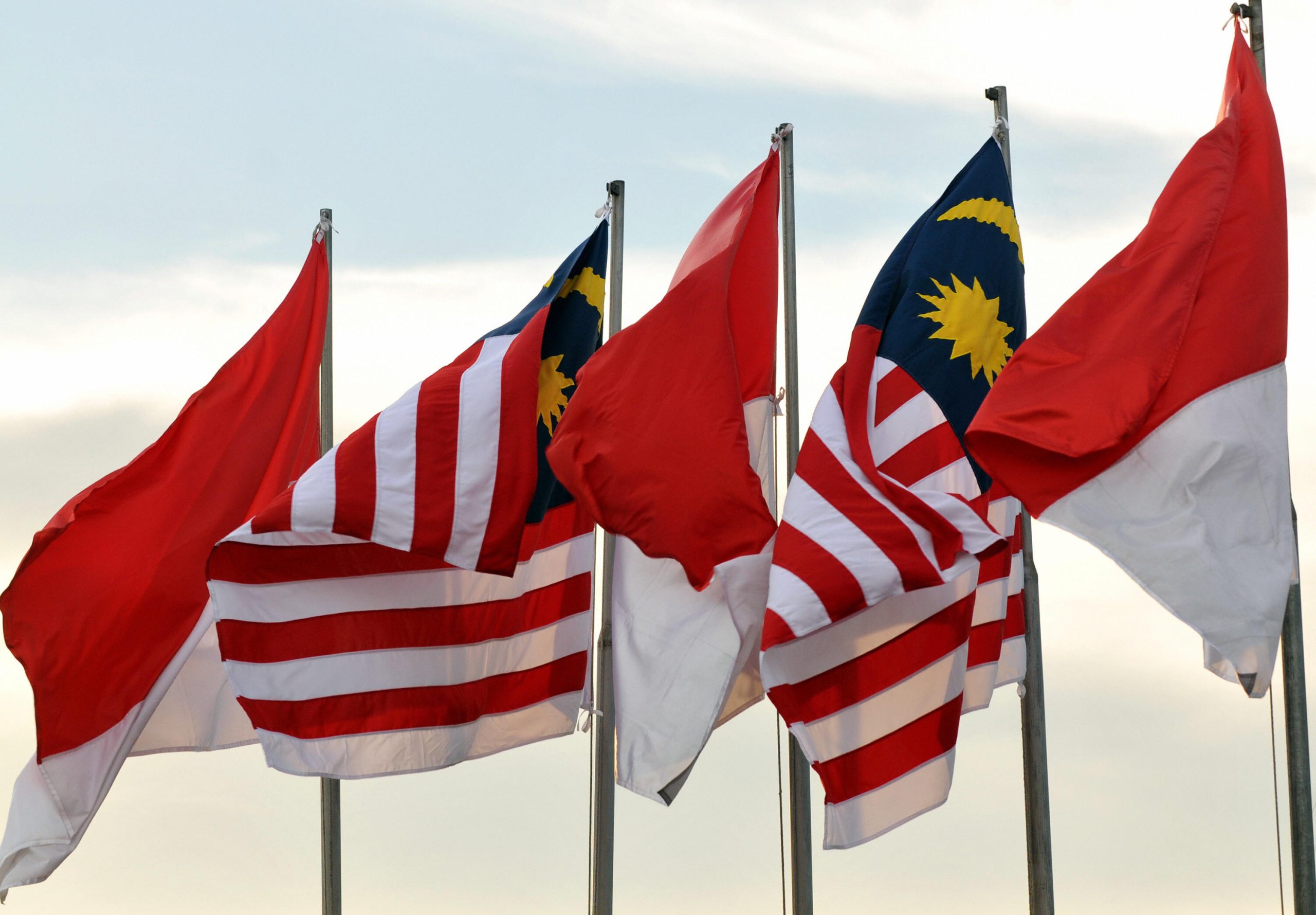 Debat Kusir 'Bahasa Resmi Kedua� ASEAN Tak Relevan dan Mengancam Ribuan Bahasa Daerah