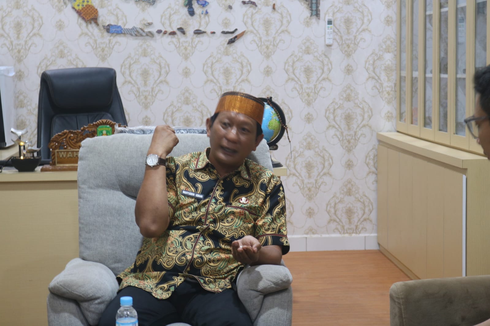 Gotong Royong Warga Desa Swarga Bara Ciptakan Desa Aman dan Layak bagi Anak