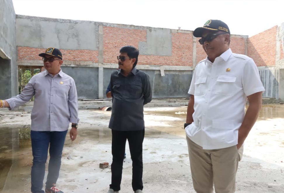 Pansus LKPj DPRD Kaltim Tinjau Proyek Pendidikan di PPU dan Paser