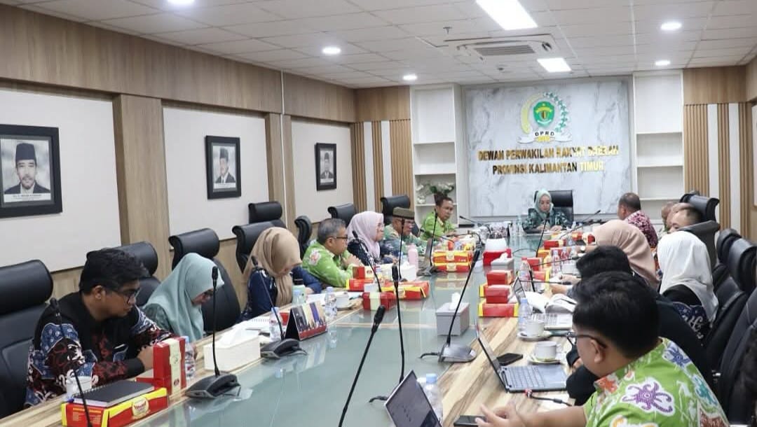 Sekretaris DPRD Kaltim Pimpin Rapat Evaluasi Anggaran dan Penyusunan Renja 2026