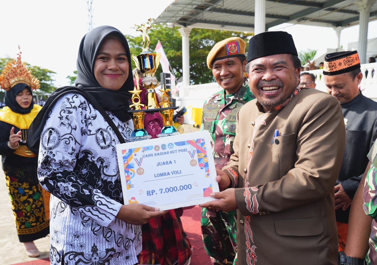 Wawali Agus Haris Pimpin Peringatan Hari Guru Nasional 2025 di Kota Bontang