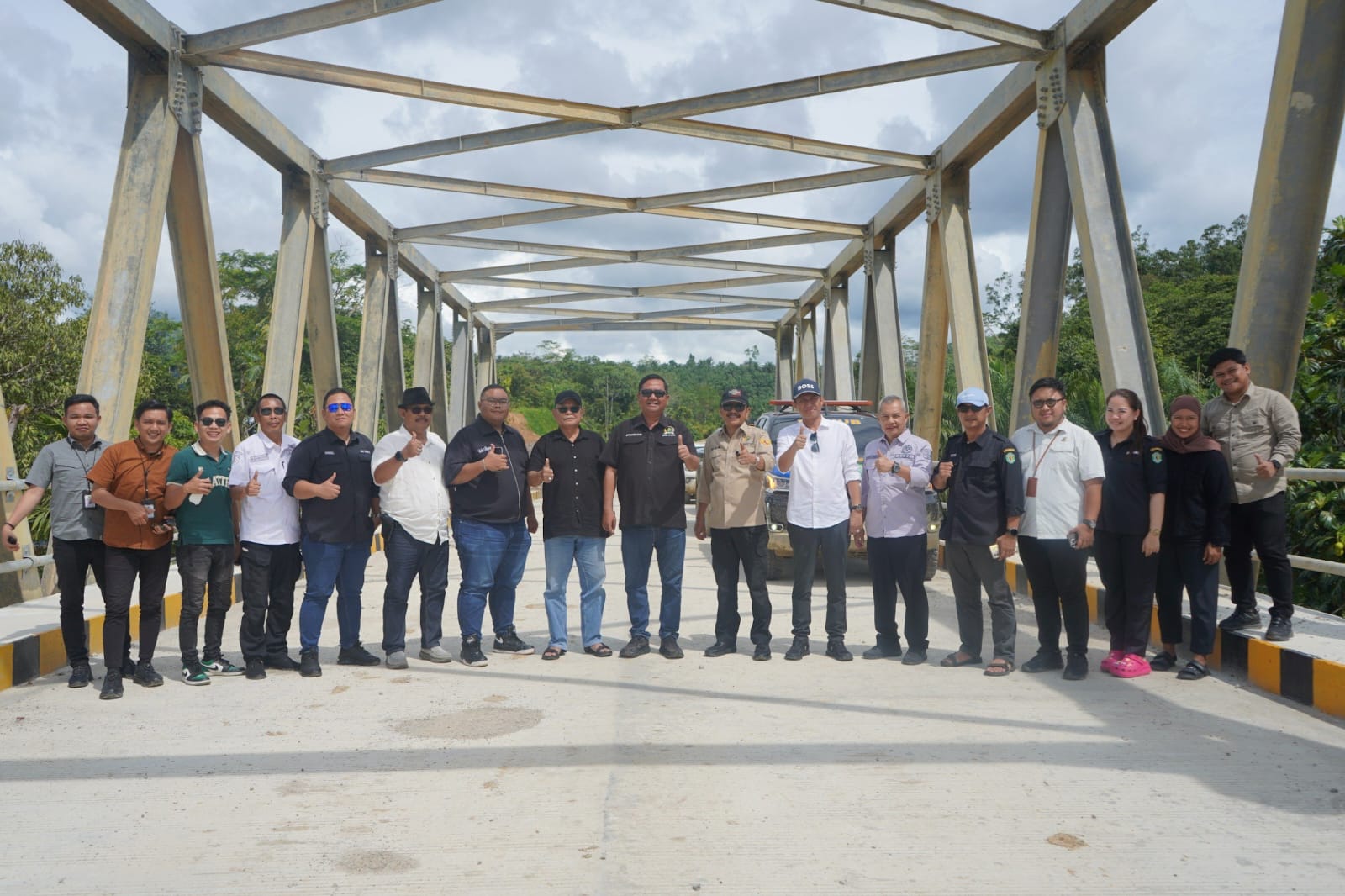 Ekti Imanuel Tinjau Langsung Progres Jalan Tering�Ujoh Bilang, Target Rampung 2029