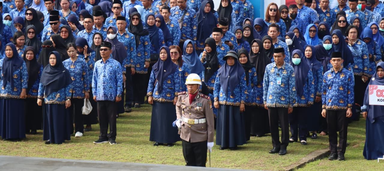 Sejumlah Personil Terbaik Polresta Mamuju jadi Pejabat Upacara Pengibaran Bendera Merah Putih HUT ke-80 Kemerdekaan RI di Kantor Bupati