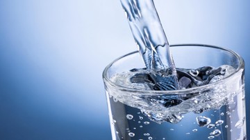 5 Manfaat Minum Air Putih pada Pagi Hari