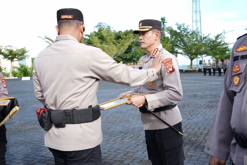 Bongkar 15 Kasus Curanmor, Kapolresta hingga 11 Personel Polresta Mamuju Diguyur Penghargaan Kapolda Sulbar