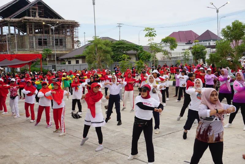 Peresmian Gedung PKK Tenggarong Diawali Senam Bersama