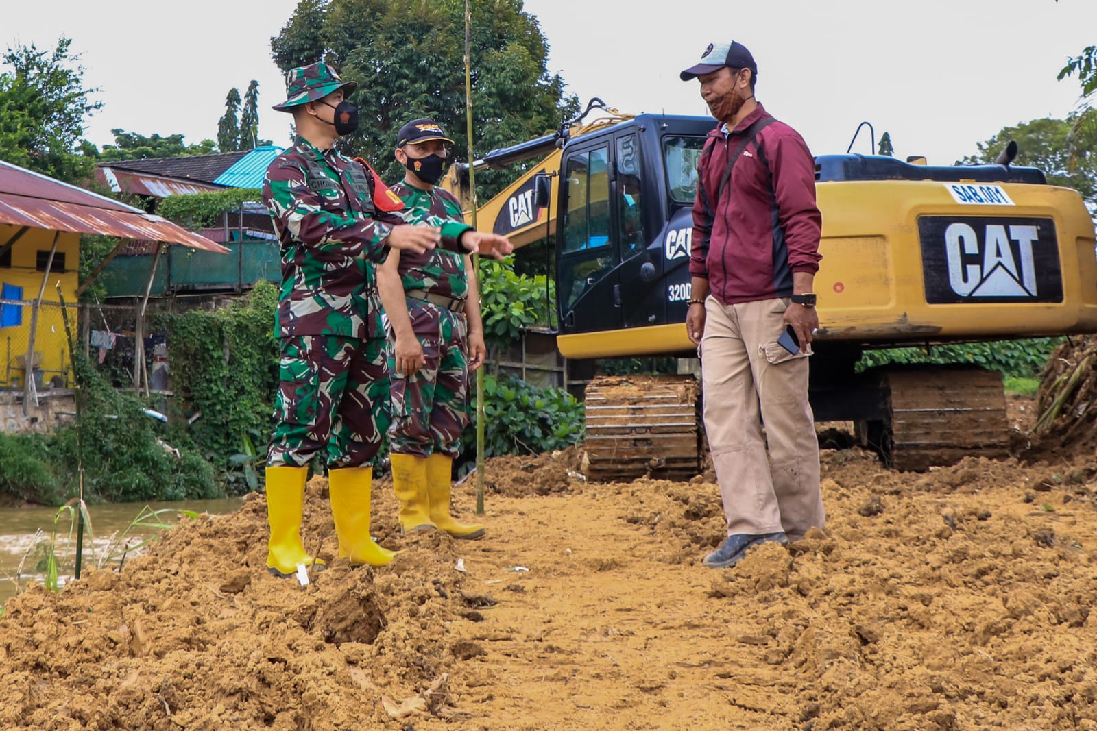 Dandim Bontang Tinjau Lokasi TMMD, Pastikan Pekerjaan Fisik Berjalan Lancar