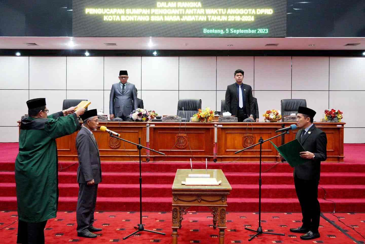 Ketua DPRD Bontang Melantik Adrofdita, Pengganti Ma'ruf Effendy