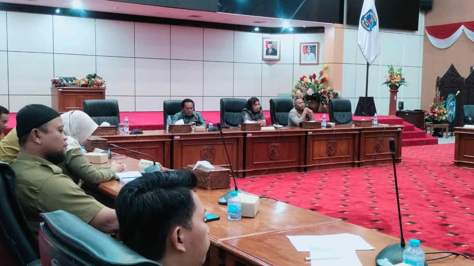 Dewan dan Pemerintah Sepakat Relokasi Buaya di Guntung