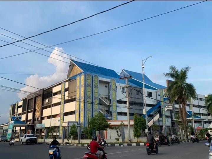 Lift Pasar Tamrin Terpasang, Ketua Dewan Minta Pedagang di Relokasi ke Dalam