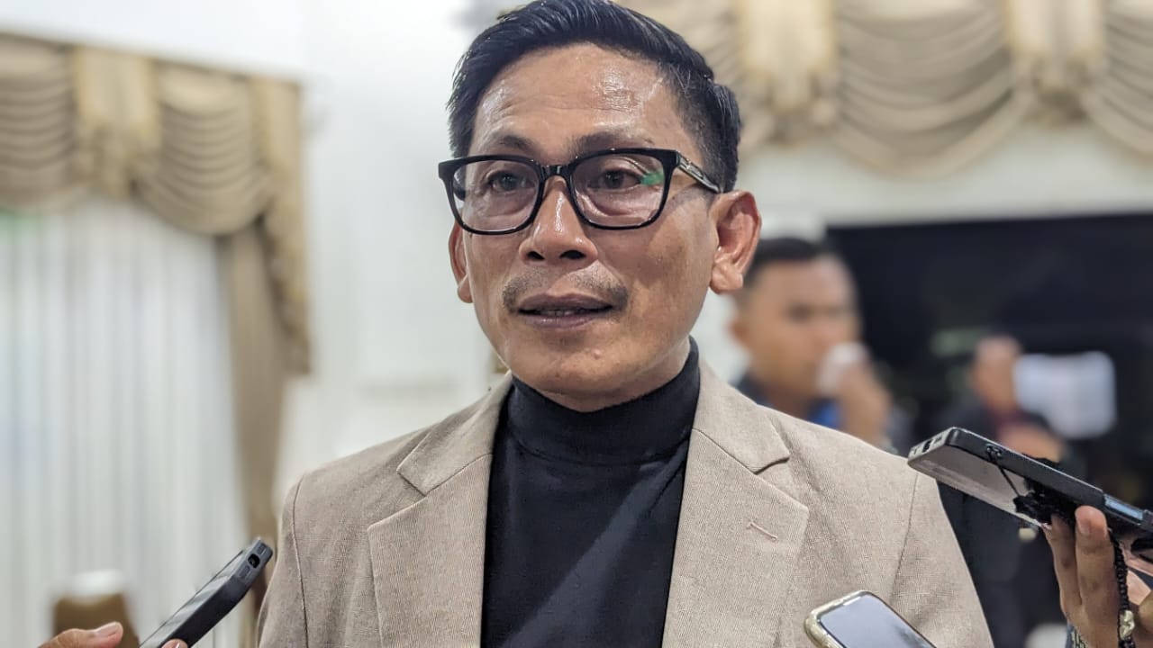 Bakhtiar Wakkang Desak Tindakan Atasi Antrean Truk di SPBU KM 3