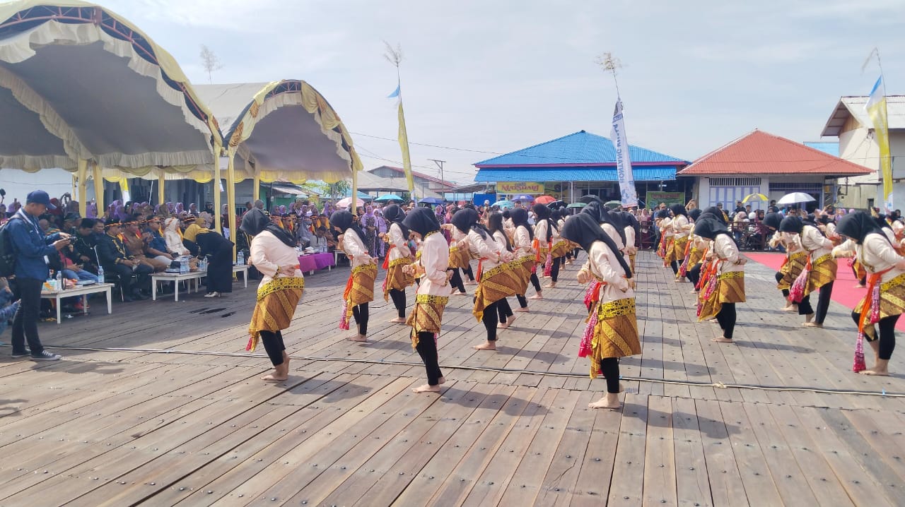 Meriah! Pesta Laut Bontang Kuala Dibuka dengan Tari Jepen dan Ritual Adat Bebalai