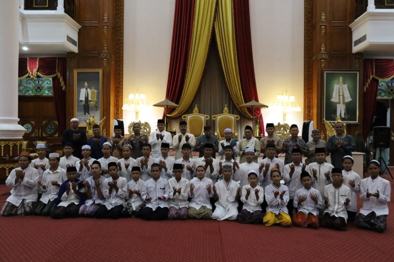 Sultan Aji Muhammad Arifin Buka Puasa Sama Bupati Kukar