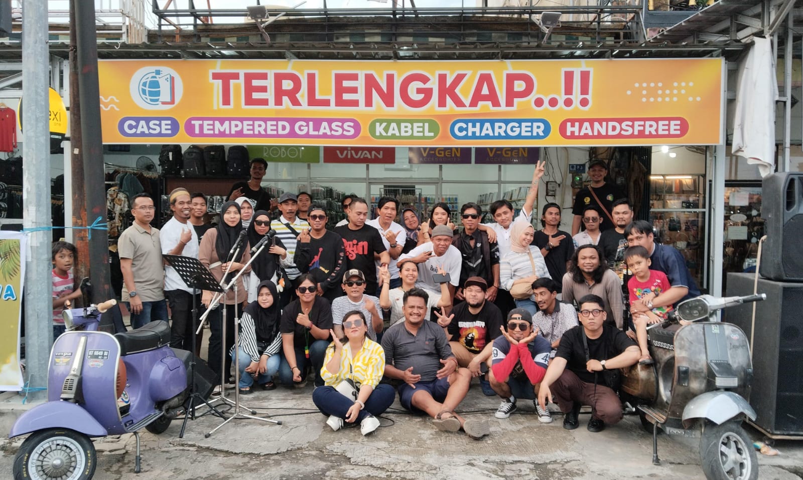 Harmoni Ramadan: Warkop Delawwa bersama Musisi Bontang dan Aparat Berbagi Takjil dengan Iringan Melodi
