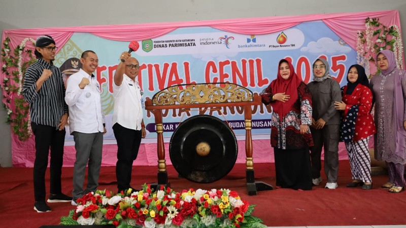 Festival Cenil Desa Kota Bangun IlII Sajikan 70 Loyang