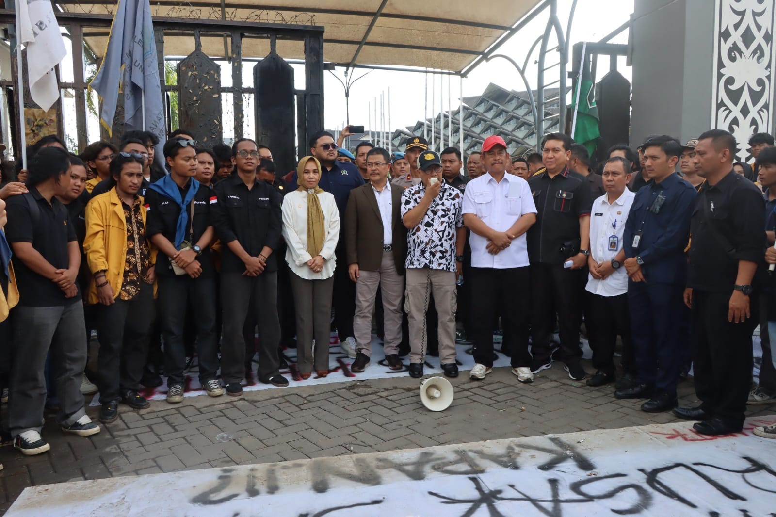 DPRD Kaltim Tanggapi Aspirasi Mahasiswa Terkait Perambahan Hutan KHDTK Unmul