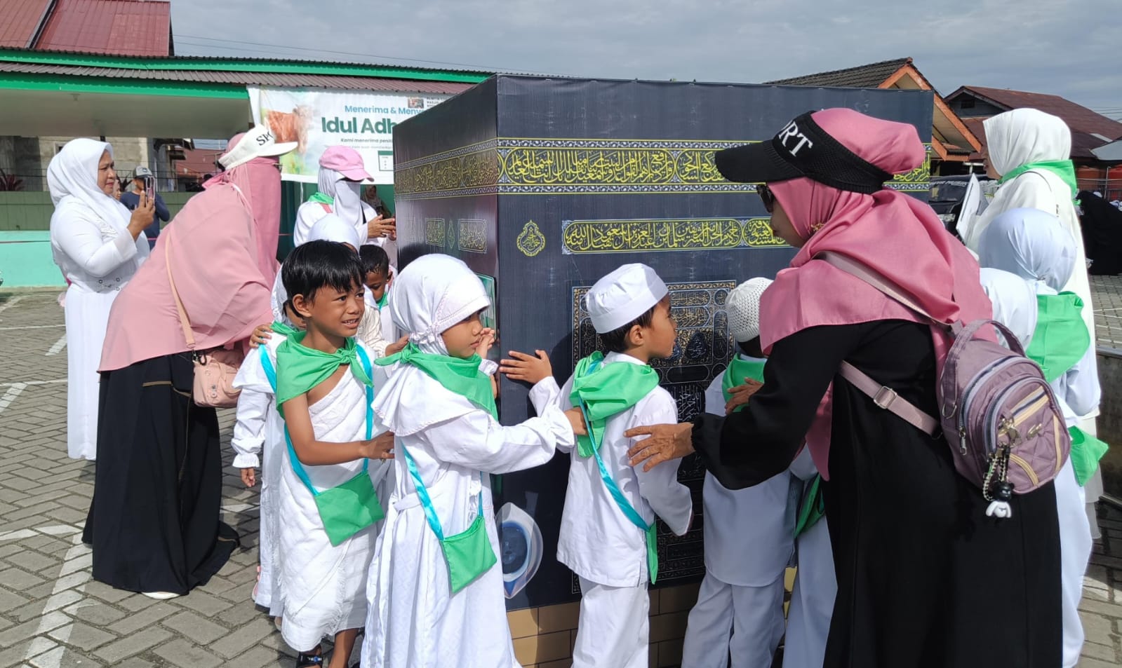 600 Anak TK di Bontang Selatan Ceria Jalani Manasik Haji Cilik