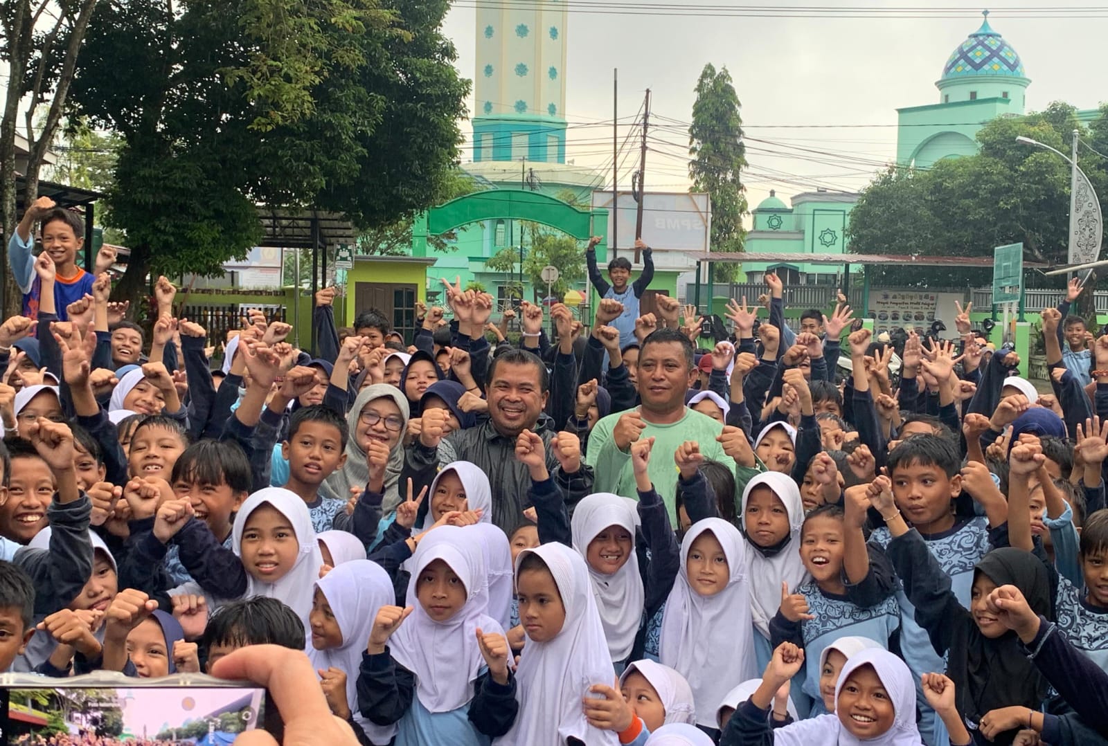 Semangat dan Keceriaan Siswa-Siswi SDN 01 Bontang Selatan Warnai Kegiatan Indonesia Hebat