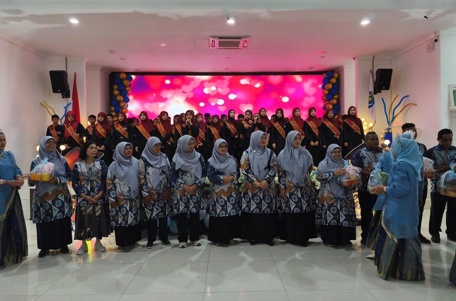 Penuh Haru dan Semangat, SDN 001 Bontang Selatan Lepas 78 Siswa Kelas VI dalam Pentas Seni Meriah
