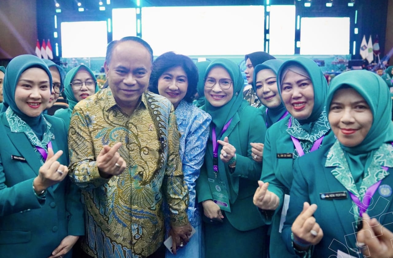 Budi Arie dan Ambisi 80 Ribu Koperasi Merah Putih: Mengandalkan Perempuan PKK