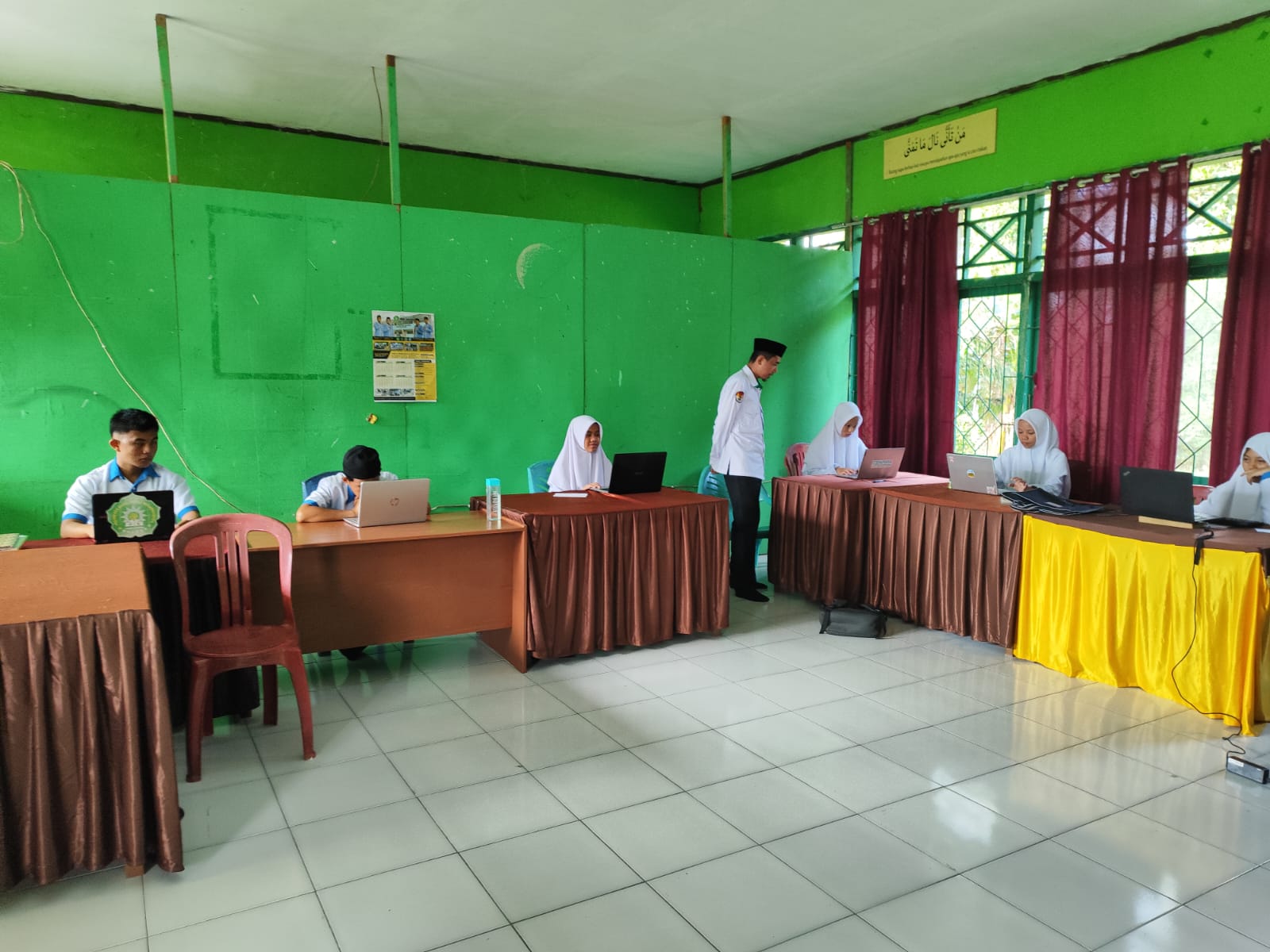 Pelaksanaan ANBK Hari Pertama di SMK Muhammadiyah Balebo Berjalan Sukses dan Lancar