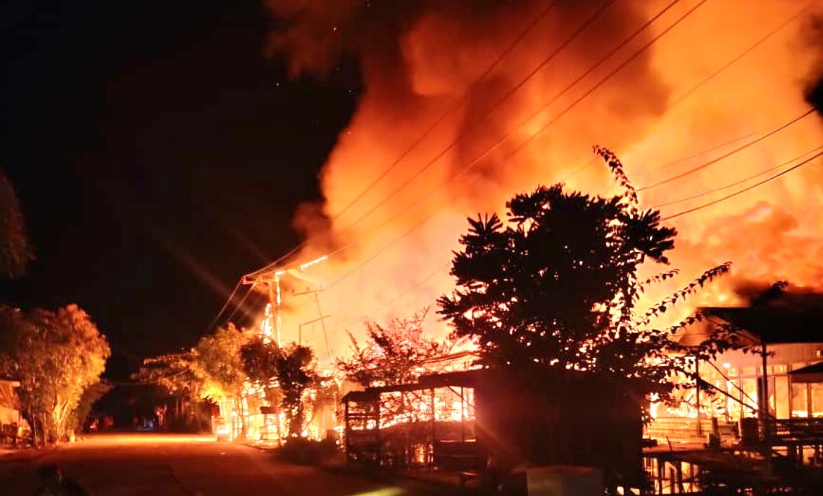 Kebakaran Hebat di Kota Bangun Kutai Kartanegara, Lima Rumah Hangus