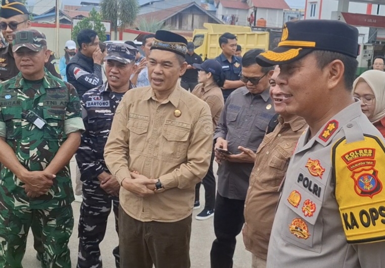 ?SPBU Dipadati, Warga Kutim Berburu BBM di Tengah Kekhawatiran Pasokan