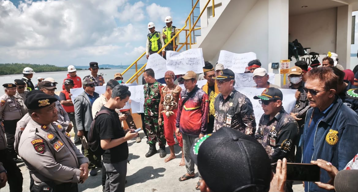 Nelayan di PPU Desak Perusahaan Ganti Rugi