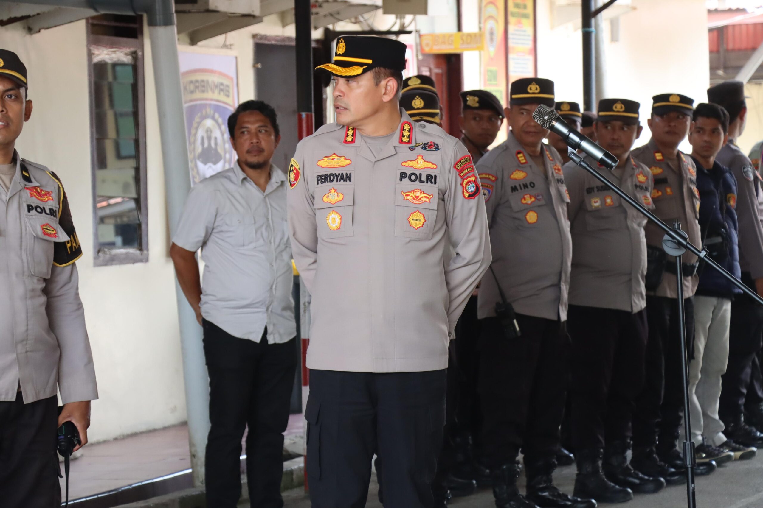 Kapolresta Mamuju Pimpin Apel Pengamanan Demo Tolak Logam Tanah Jarang, Kerahkan 200 Personil Pengamanan di Botteng