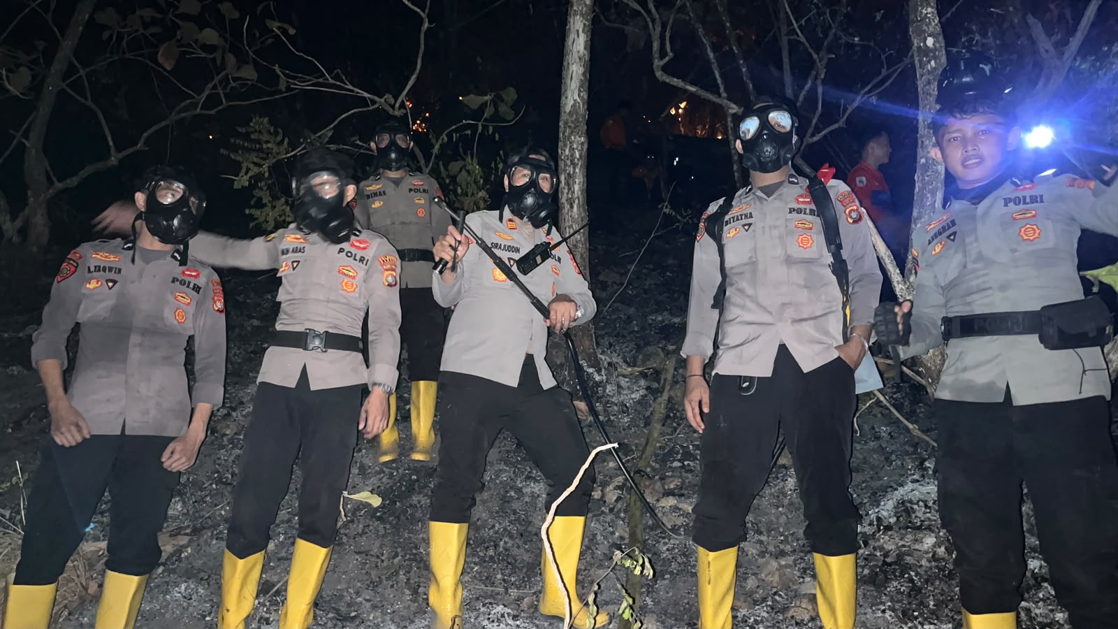 Jibaku Lawan Api, Polresta Mamuju Terus Kawal Mamuju dari Ancaman Karhutla