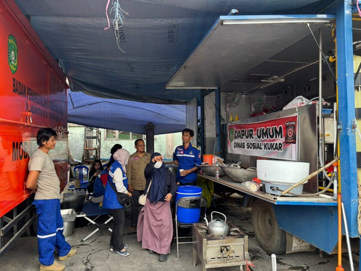 Dinsos Kukar Siapkan Dapur Umum untuk Bantu Korban Kebakaran Danau Aji
