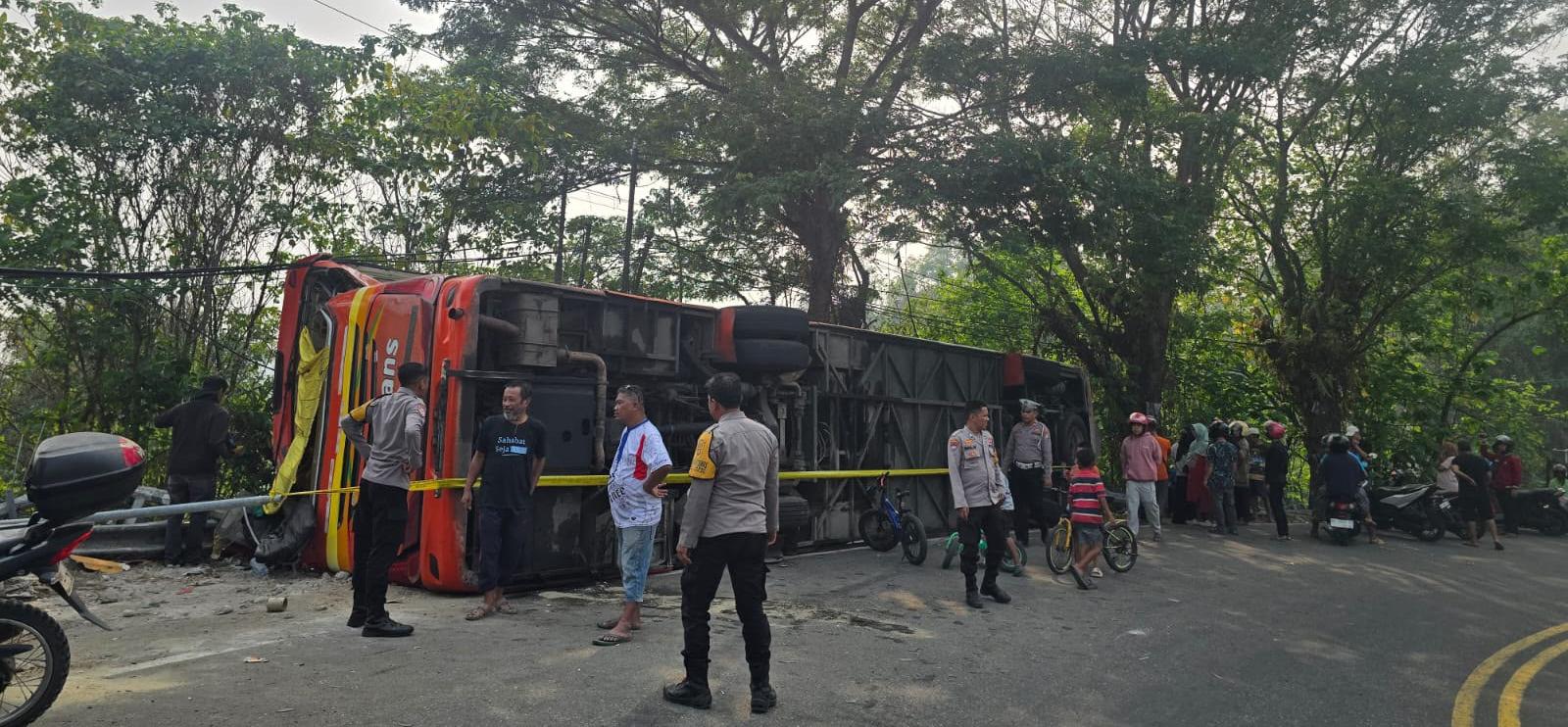 Kecelakaan Bus Neo Trans di Mamuju, Polisi Bergerak Cepat Evakuasi 21 Korban Luka