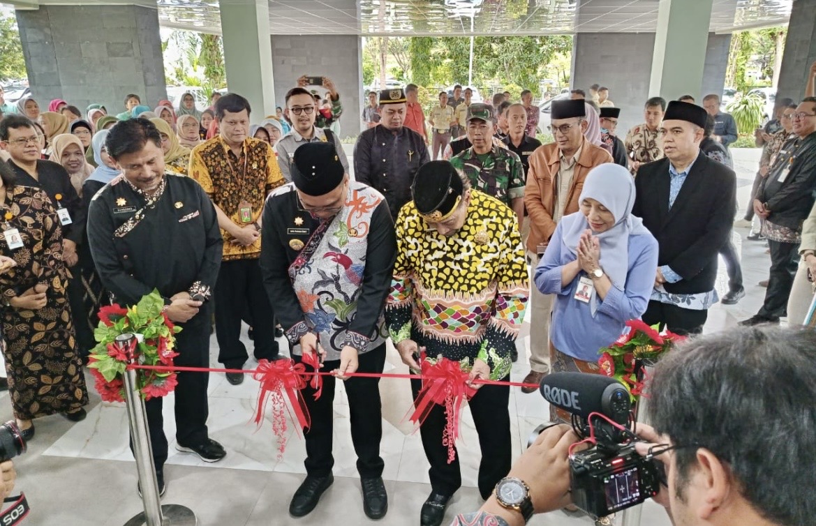 Bupati Kukar Bersama Sultan Resmikan Paviliun Nuri�Cancer Centre Murai