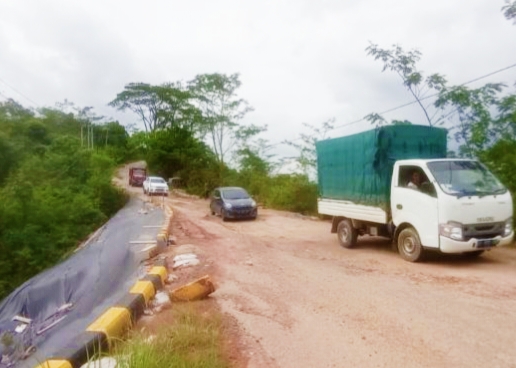 DPRD Kutim Soroti Kondisi Darurat Jalan Sangatta-Bengalon: Titik-Titik Memperihatinkan Harus Segera Diperbaiki