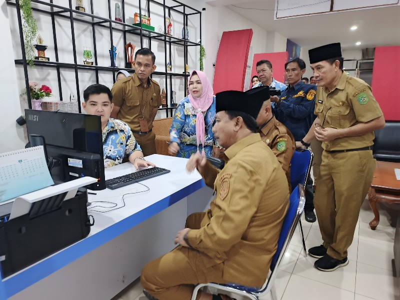 Stand Pelayanan di MPP ditinjau Sekda