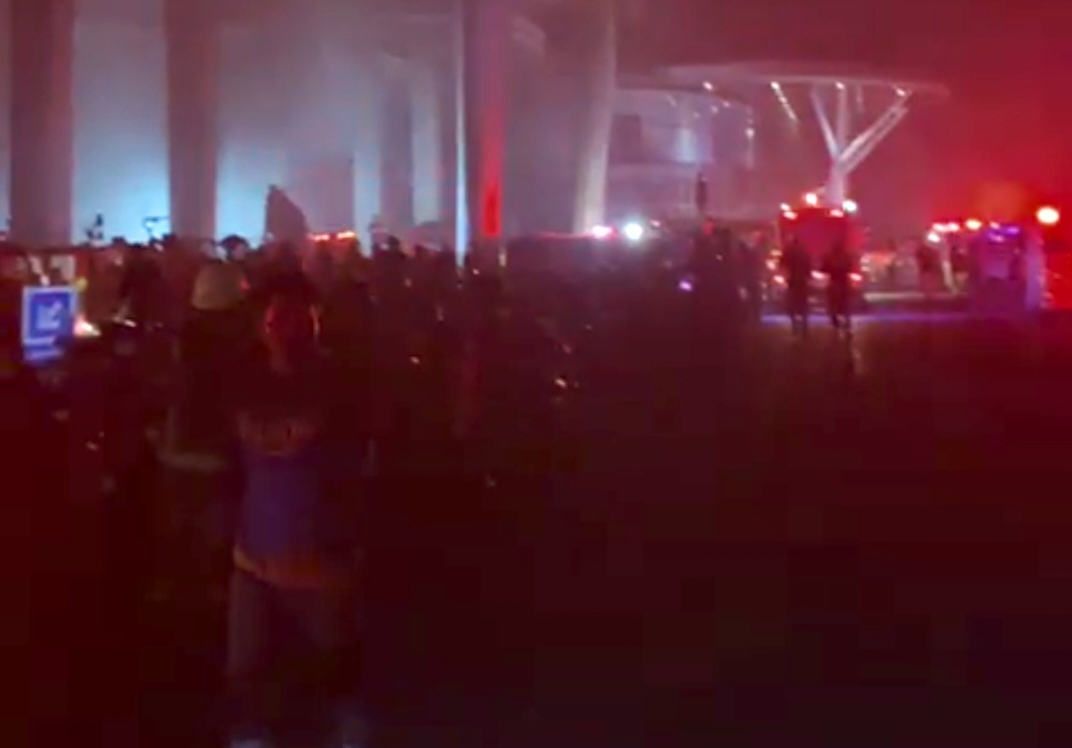 Big Mall Samarinda Terbakar, 7 Orang Dievakuasi dalam Kondisi Pingsan