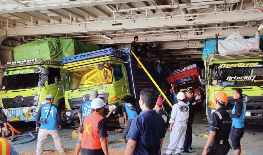 Kapal Feri Alami Insiden di Pelabuhan Semayang Balikpapan