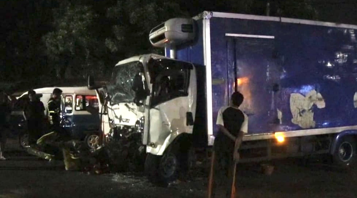 Kecelakaan Beruntun di Balikpapan, Truk Tabrak 7 Mobil dan 3 Motor