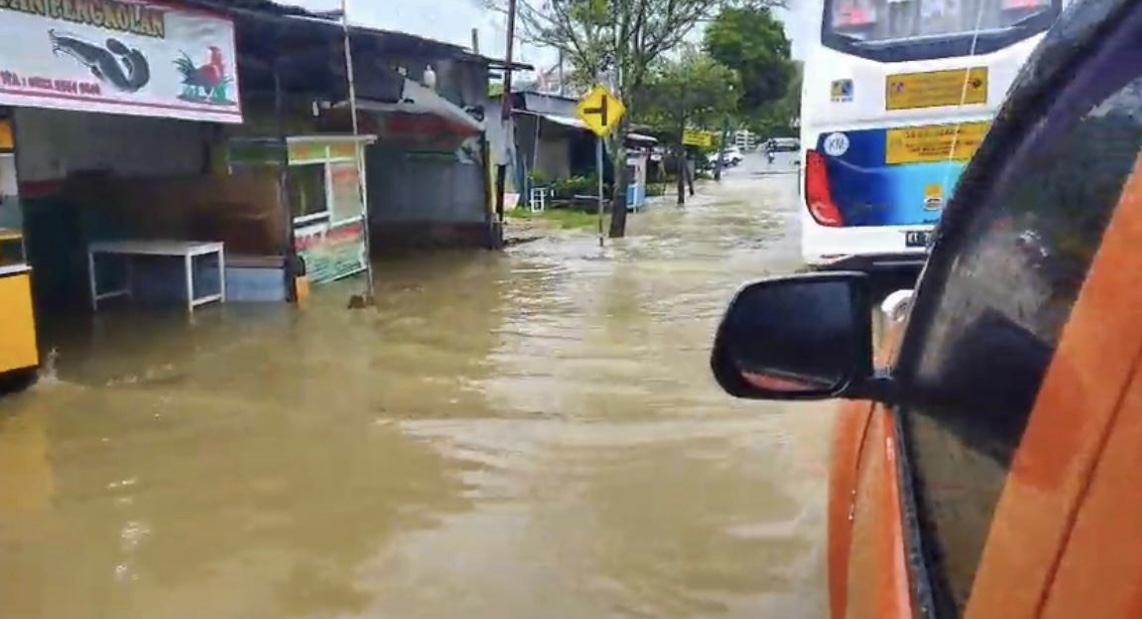 Parit di Bontang Tidak Beres, Akibatkan Genangan Air di Beberapa Titik