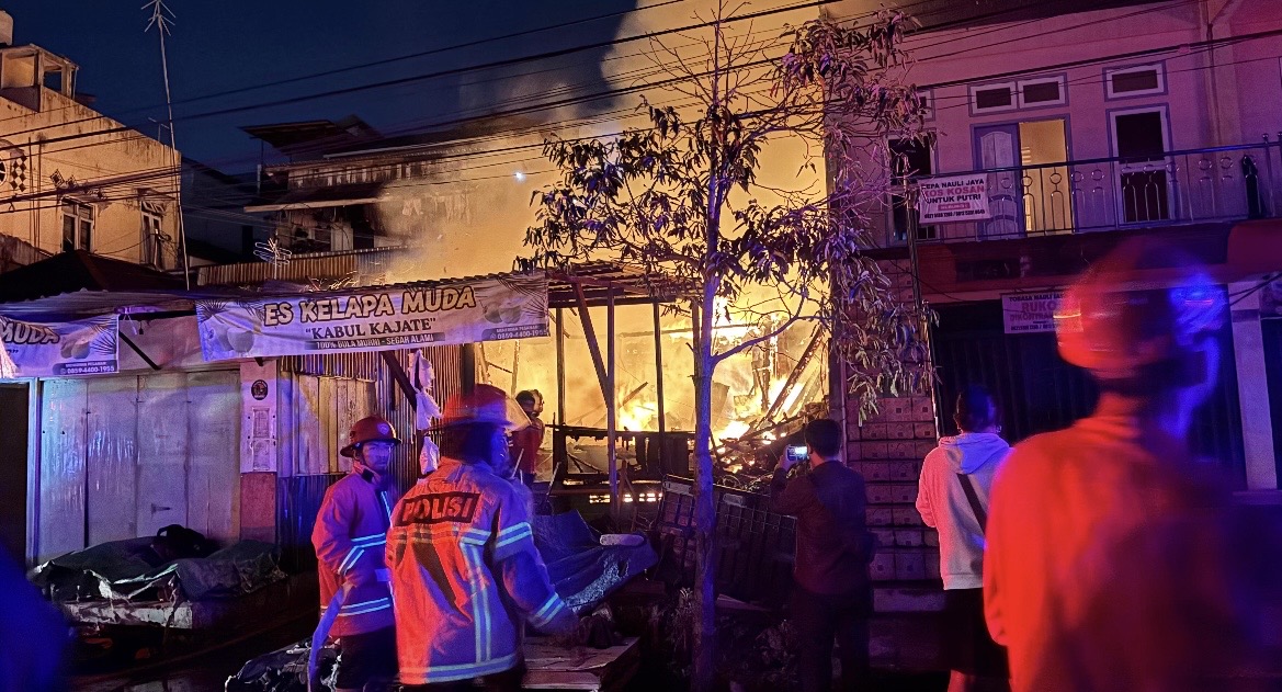 Kebakaran di Karang Rejo Kota Balikpapan, 3 Rumah Hangus
