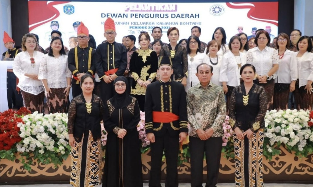 Pelantikan Pengurus DPD Kerukunan Keluarga Kawauna, Wali Kota Bontang Minta Masyarakat Paguyuban Tetap Solid