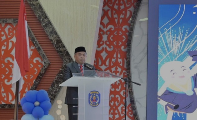 Hadiri Perpisahan Siswa SMA Bahrul Ulum, Agus Haris Promosikan Program UKT Gratis