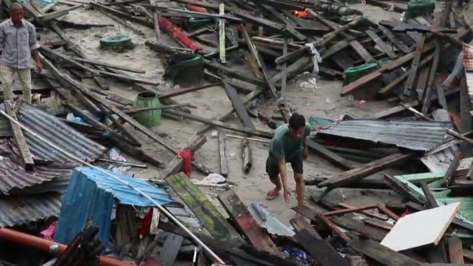 Gelombang Pasang Hantam Pesisir Balikpapan, 3 Rumah Ambruk