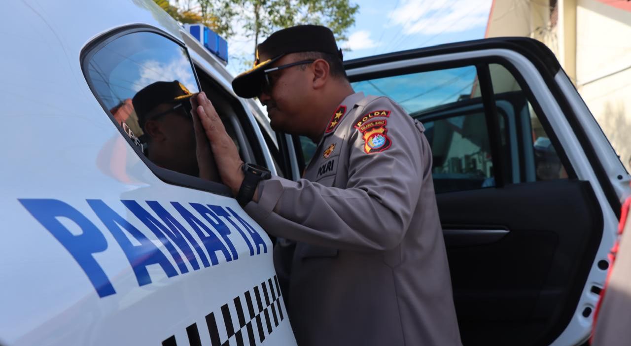 Kunjungi Polresta Mamuju, Kapolda Sulbar Serahkan Kendaraan Dinas Pamapta
