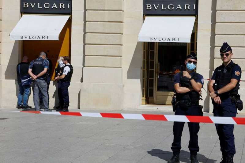 Perampok Curi Perhiasan 10 Juta Euro dari Bulgari Paris