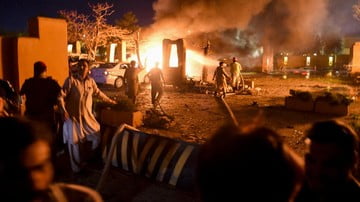 Serangan Bom Mobil Taliban di Hotel Pakistan Tewaskan 4 Orang